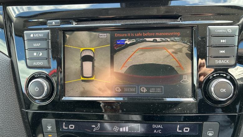 Nissan Qashqai 1.3 DiG-T N-Connecta 5dr Petrol Hatchback